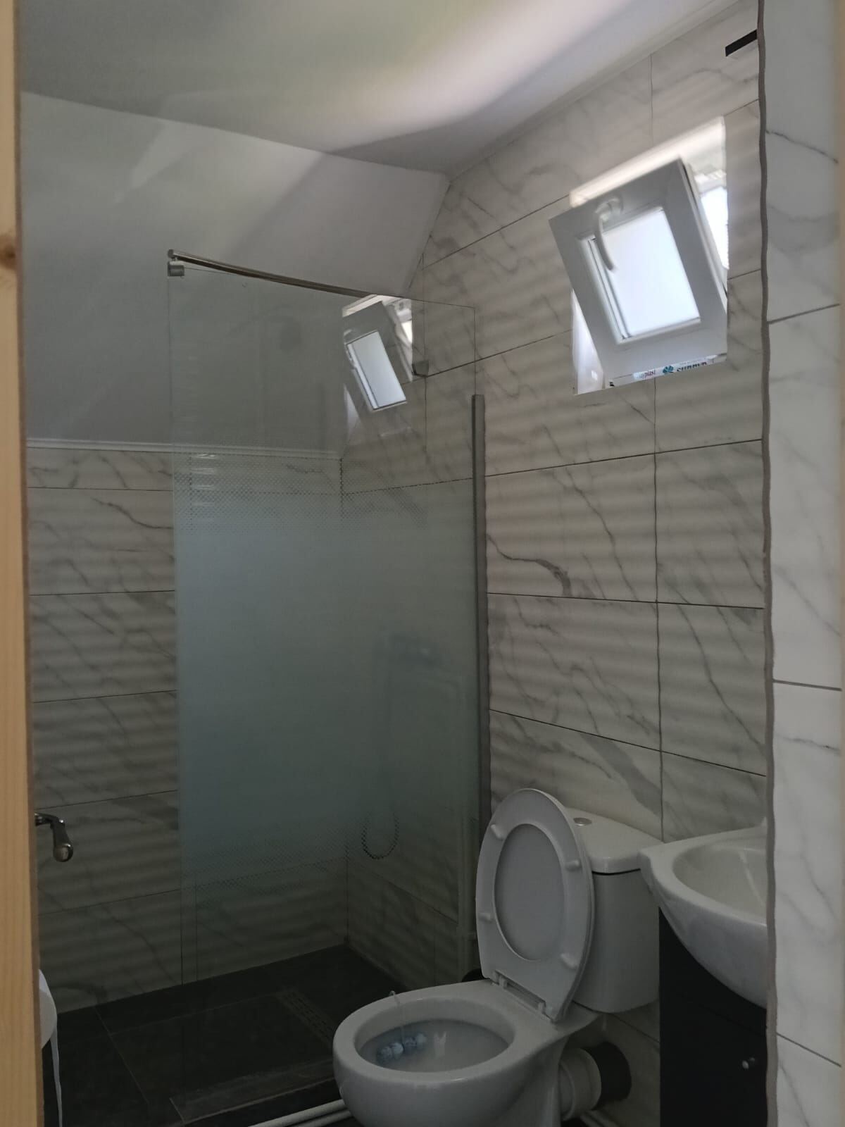 Cameră dublă cu balcon și vedere — detaliu